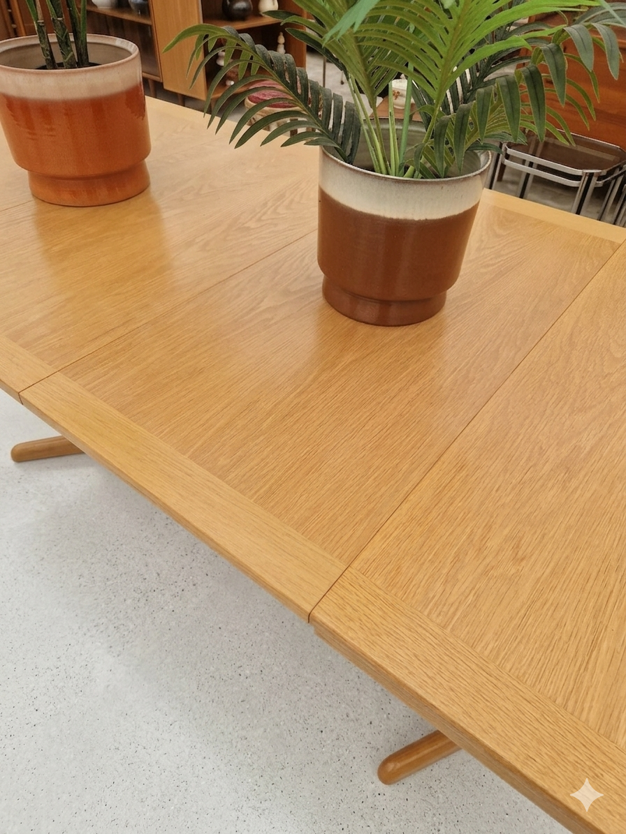 Vintage ovale uitschuiftafel