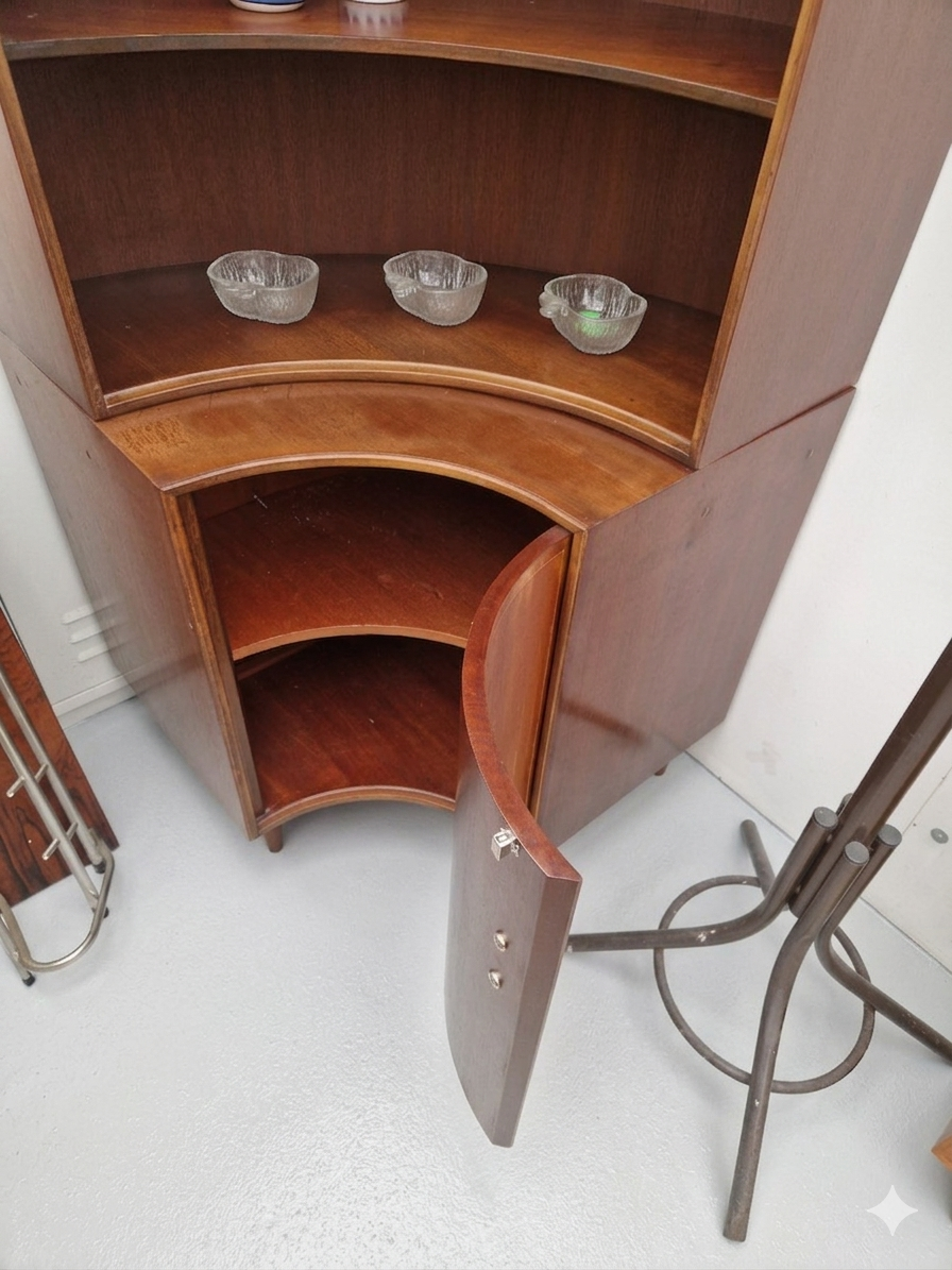 Leuke Vintage hoekkast