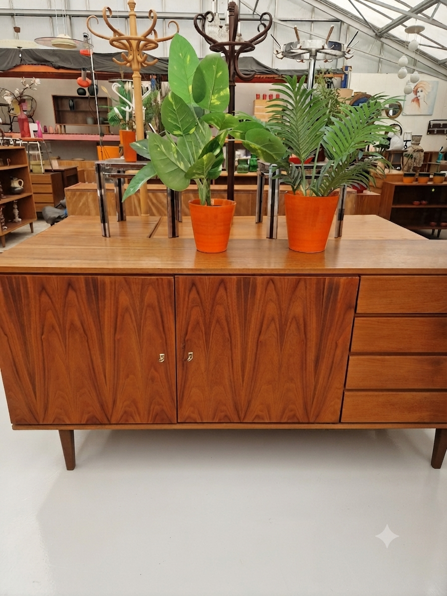 Mooi Vintage dressoir 180cm