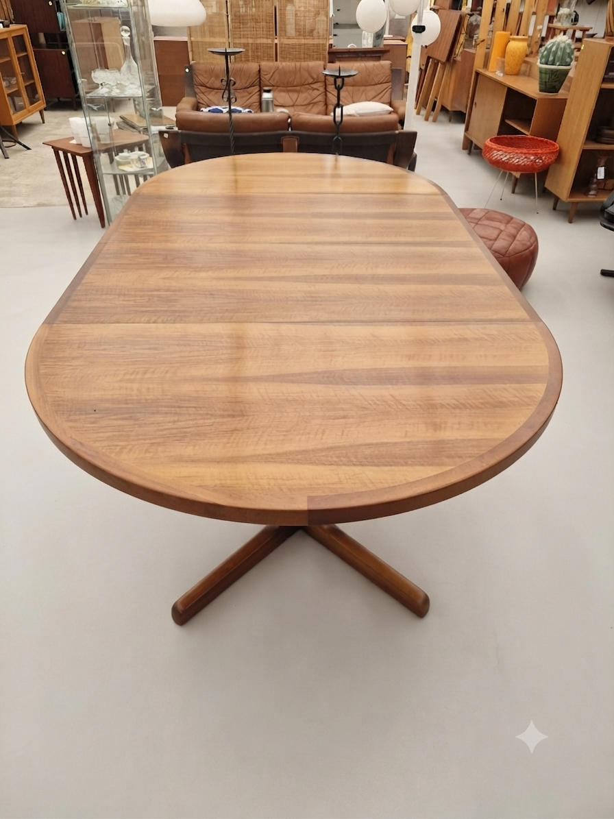 Vintage ronde uitschuiftafel 220cm