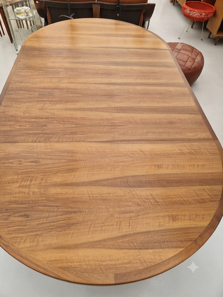 Vintage ronde uitschuiftafel 220cm