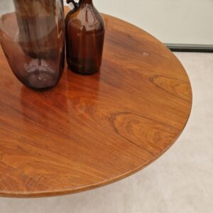 Vintage salontafel met houten onderstel 120 cm