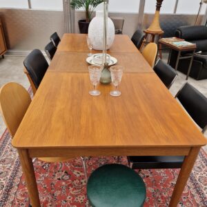 Vintage eetkamer tafel uitschuifbaar tot 235cm