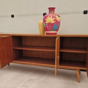 Vintage lichthouten dressoir 205cm