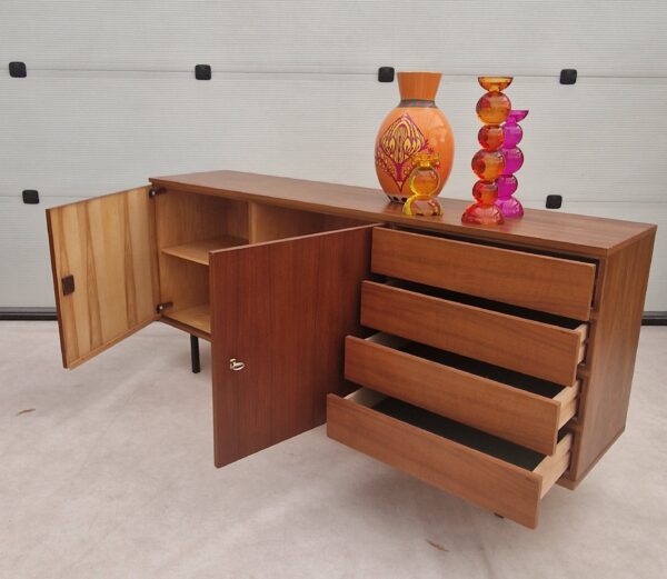 Vintage dressoir met twee kleuren 180cm