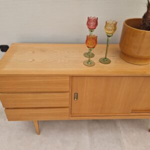 Vintage lichthouten dressoir 140cm