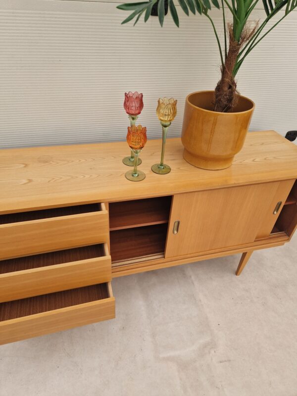 Vintage lichthouten dressoir 140cm