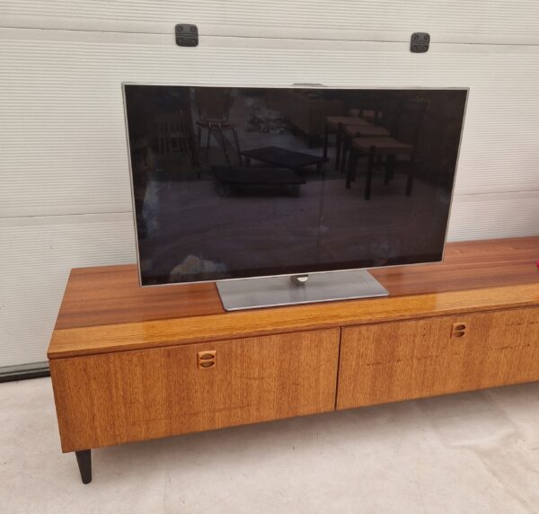 Vintage TVmeubel 240cm strak