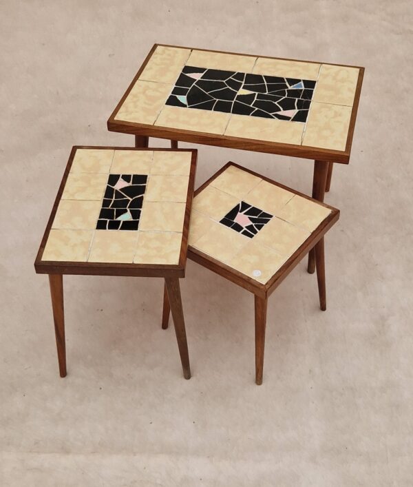 Vintage nesting set