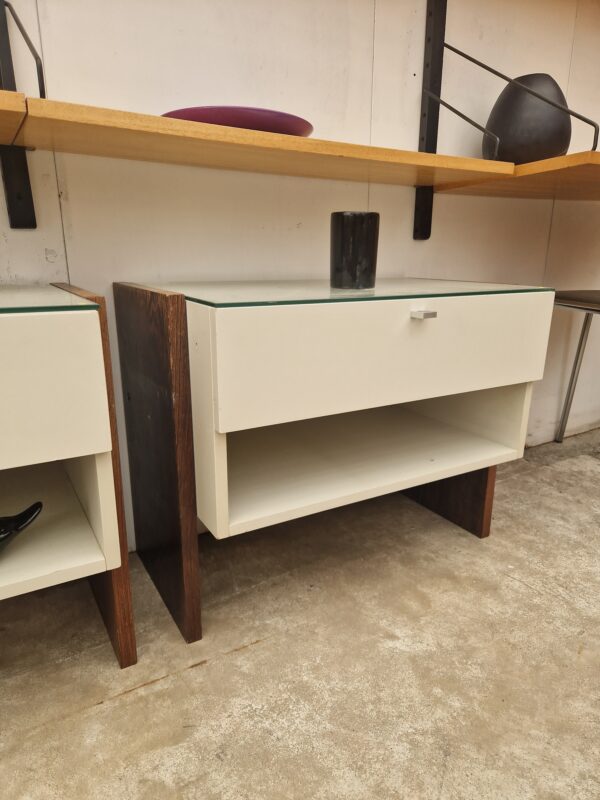 Twee vintage nachtkastje 65cm