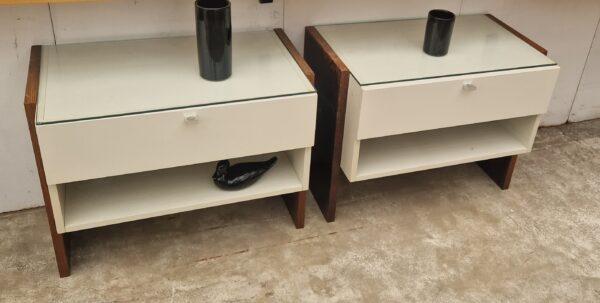 Twee vintage nachtkastje 65cm