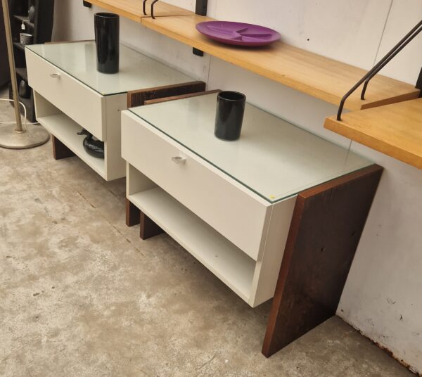 Twee vintage nachtkastje 65cm