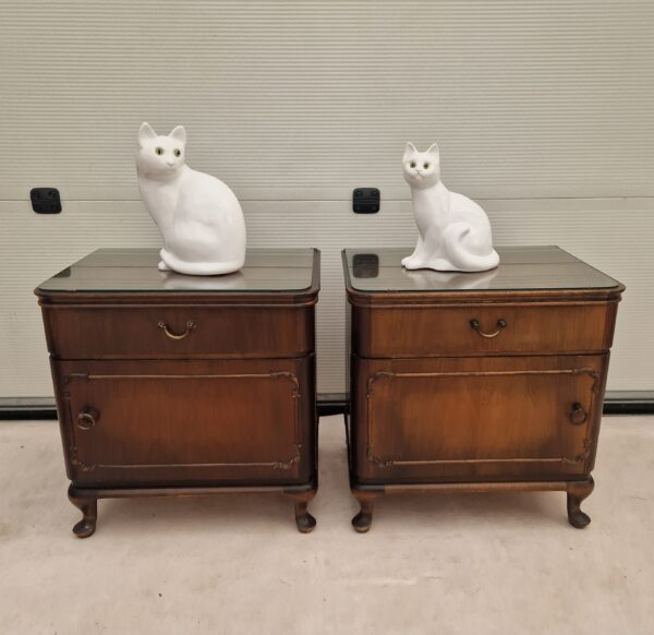 Twee vintage nachtkastjes
