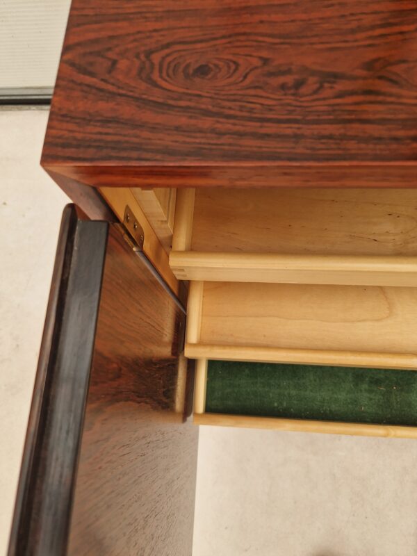 Vintage dressoir van Hundevad