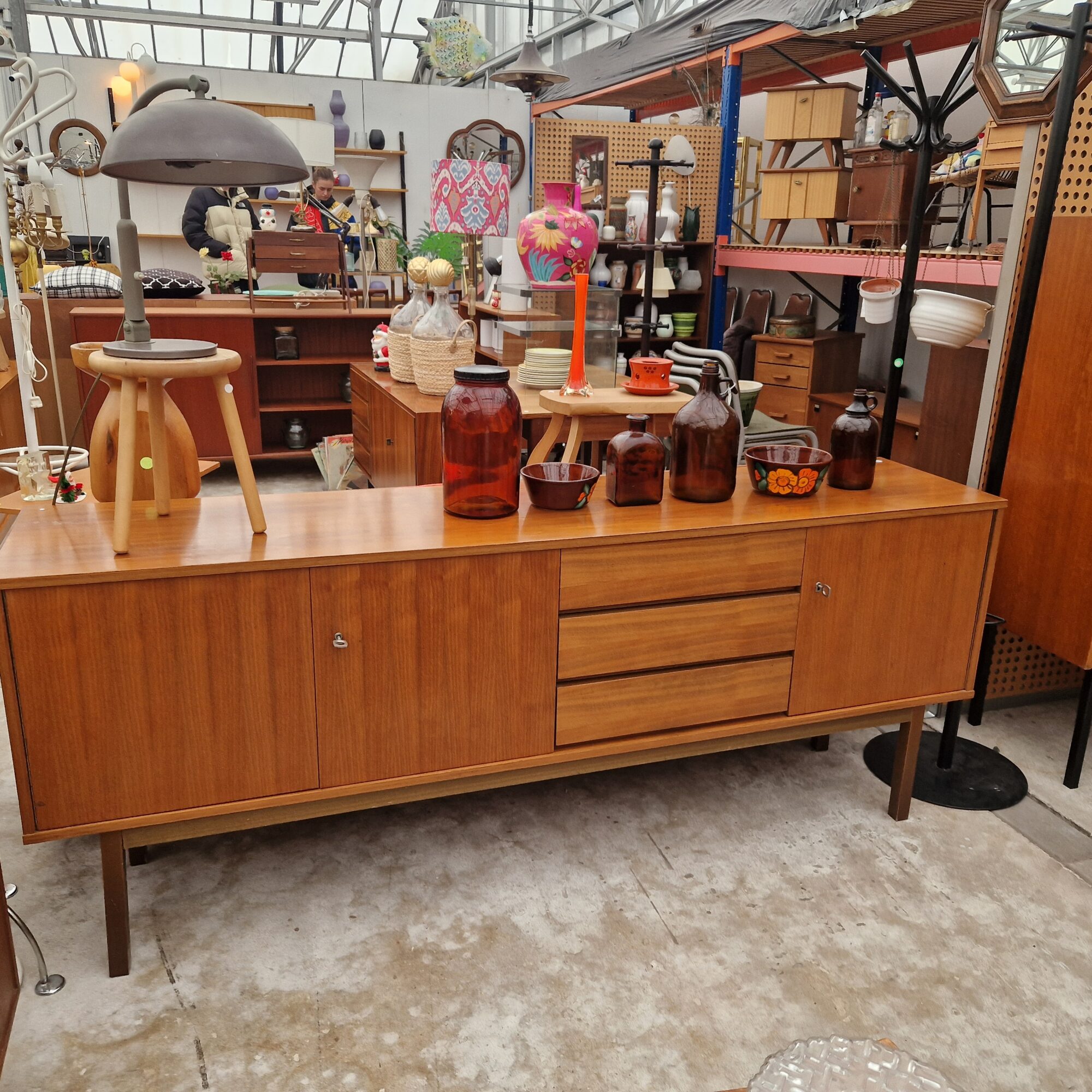 Vintage strak dressoir 200cm