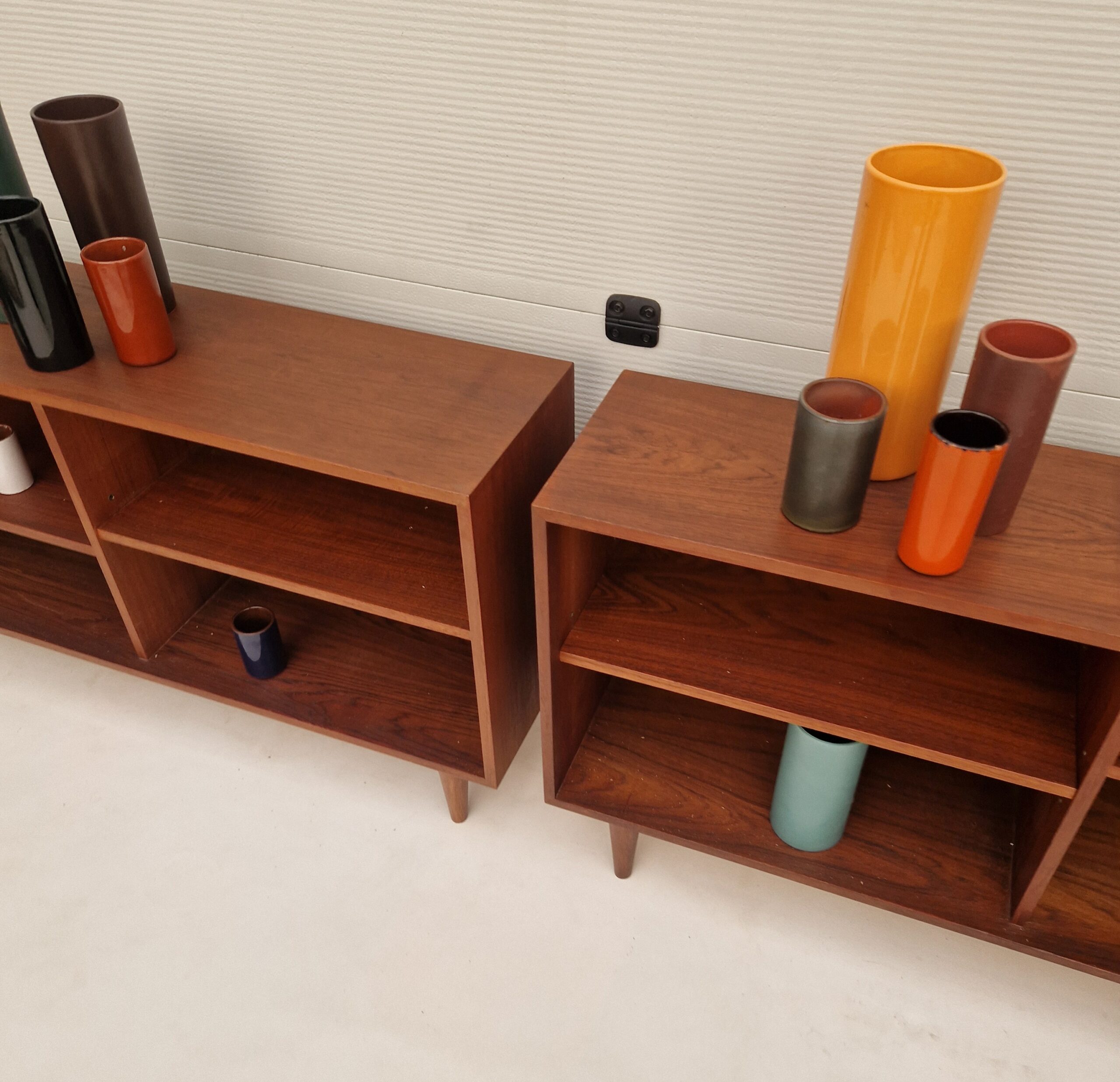 Twee open vintage kastjes 120cm met verstelbare planken - Afbeelding 4