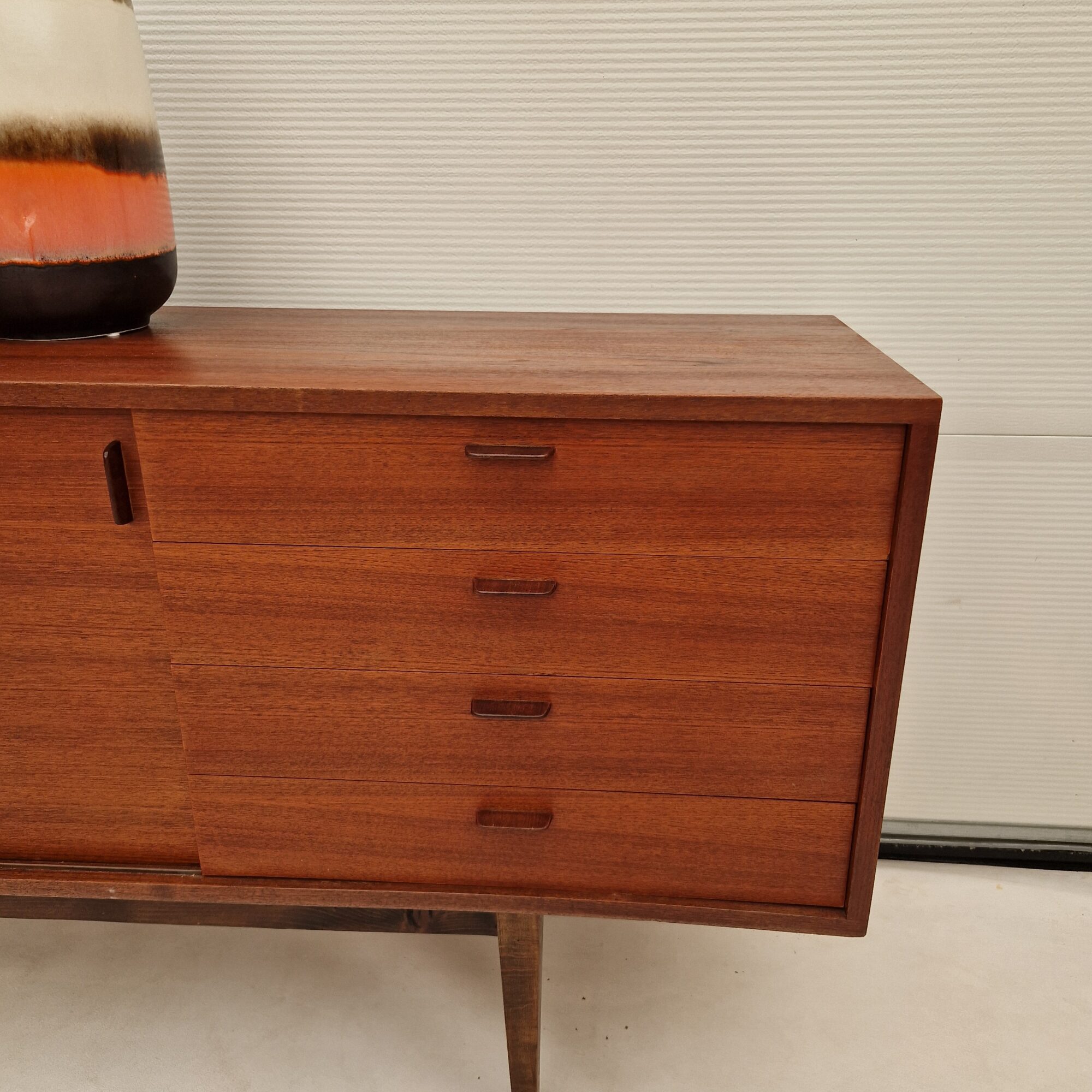 Vintage teakhouten dressoir 245cm