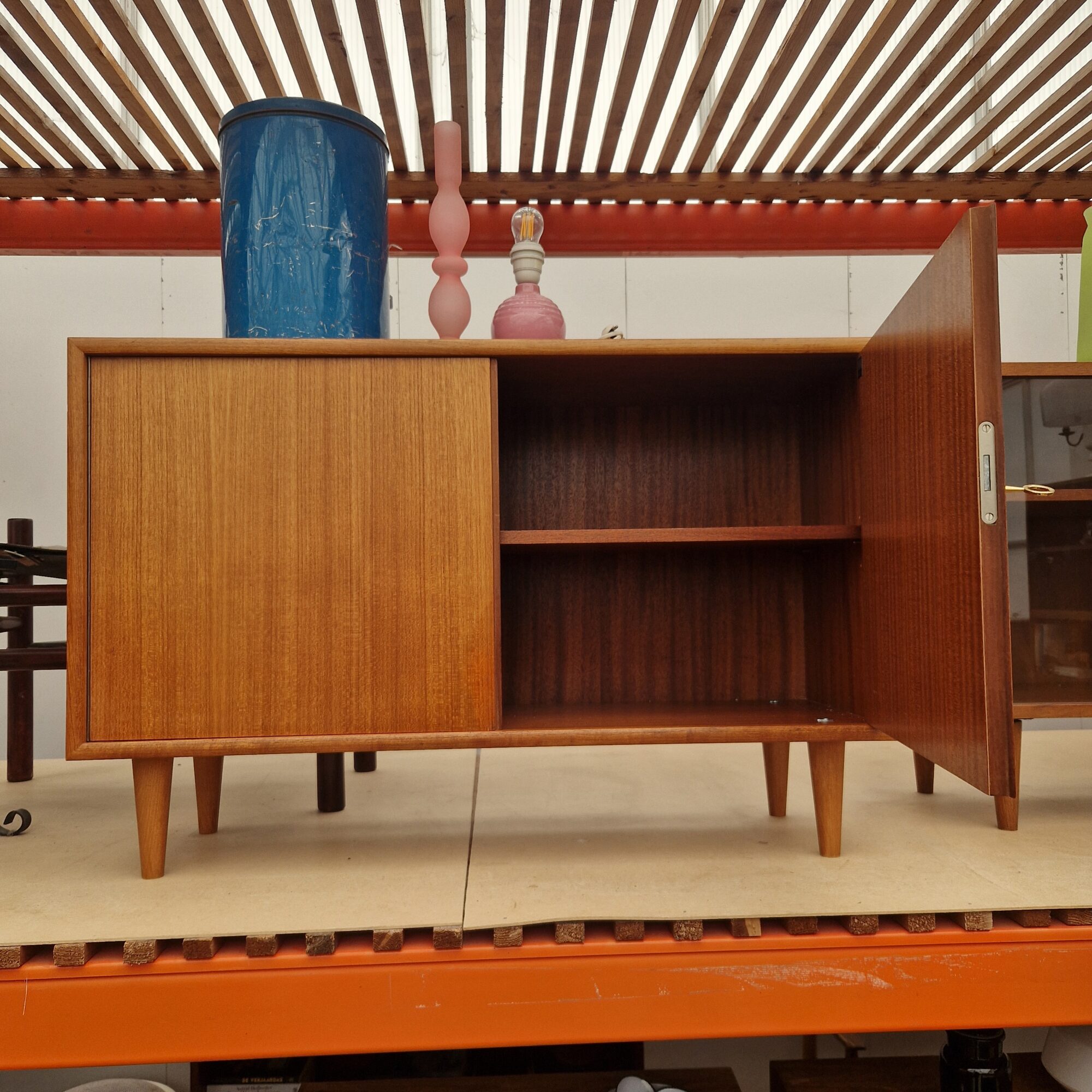 Leuk vintage kastje 90cm