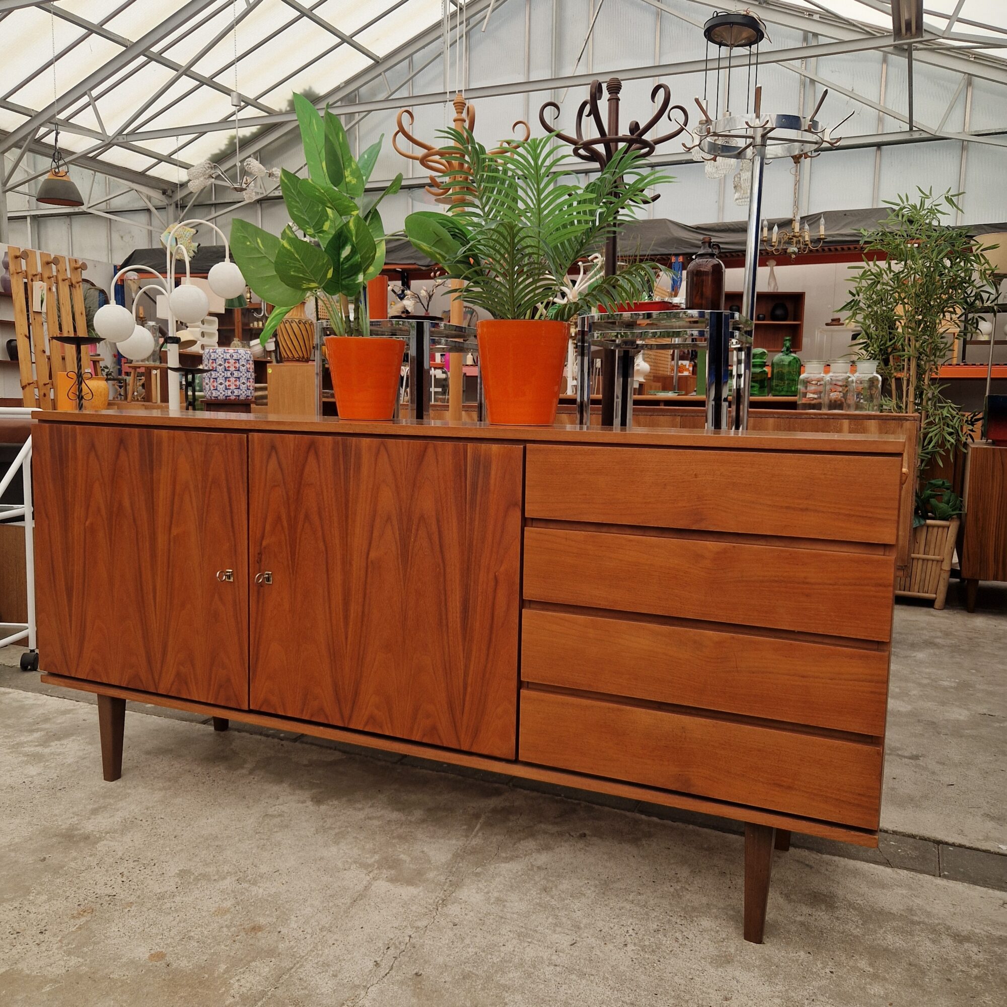 Mooi Vintage dressoir 180cm