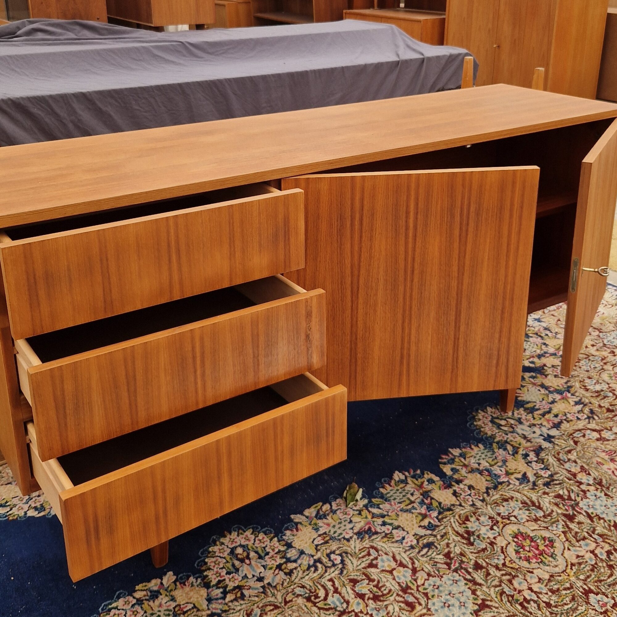 Strak Vintage dressoir 150cm