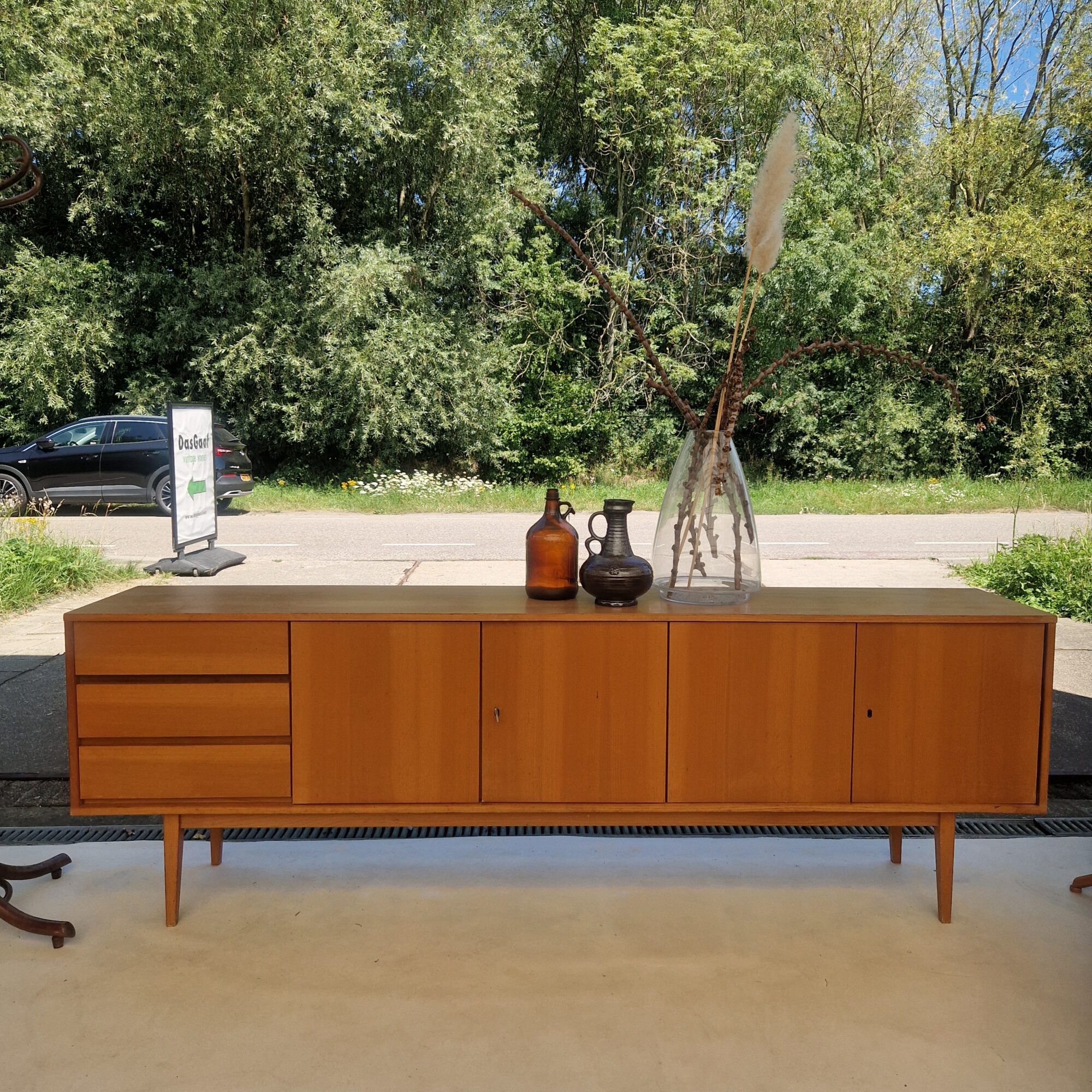 Vintage dressoir 240 strak model met drie laden