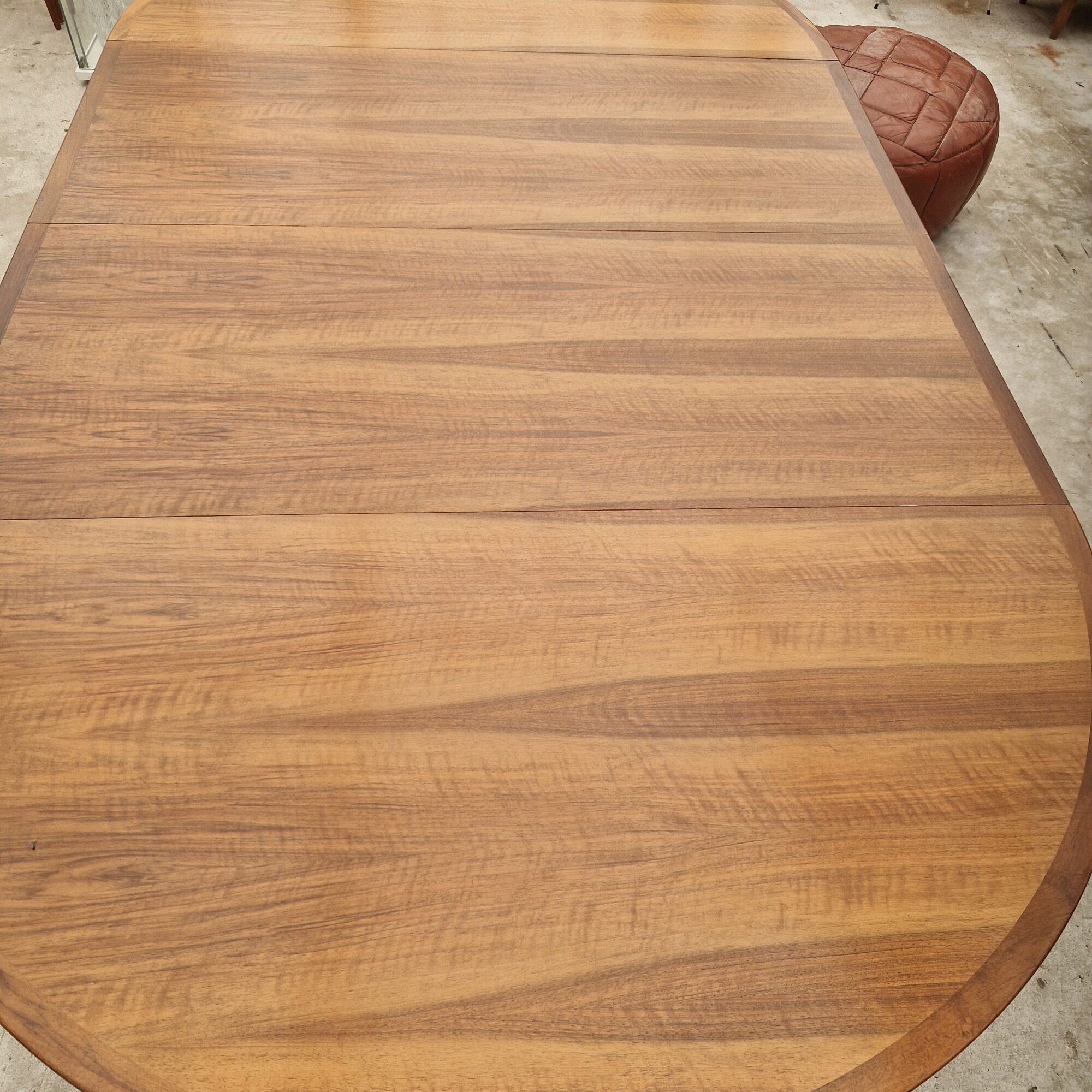 Vintage ronde uitschuiftafel 220cm