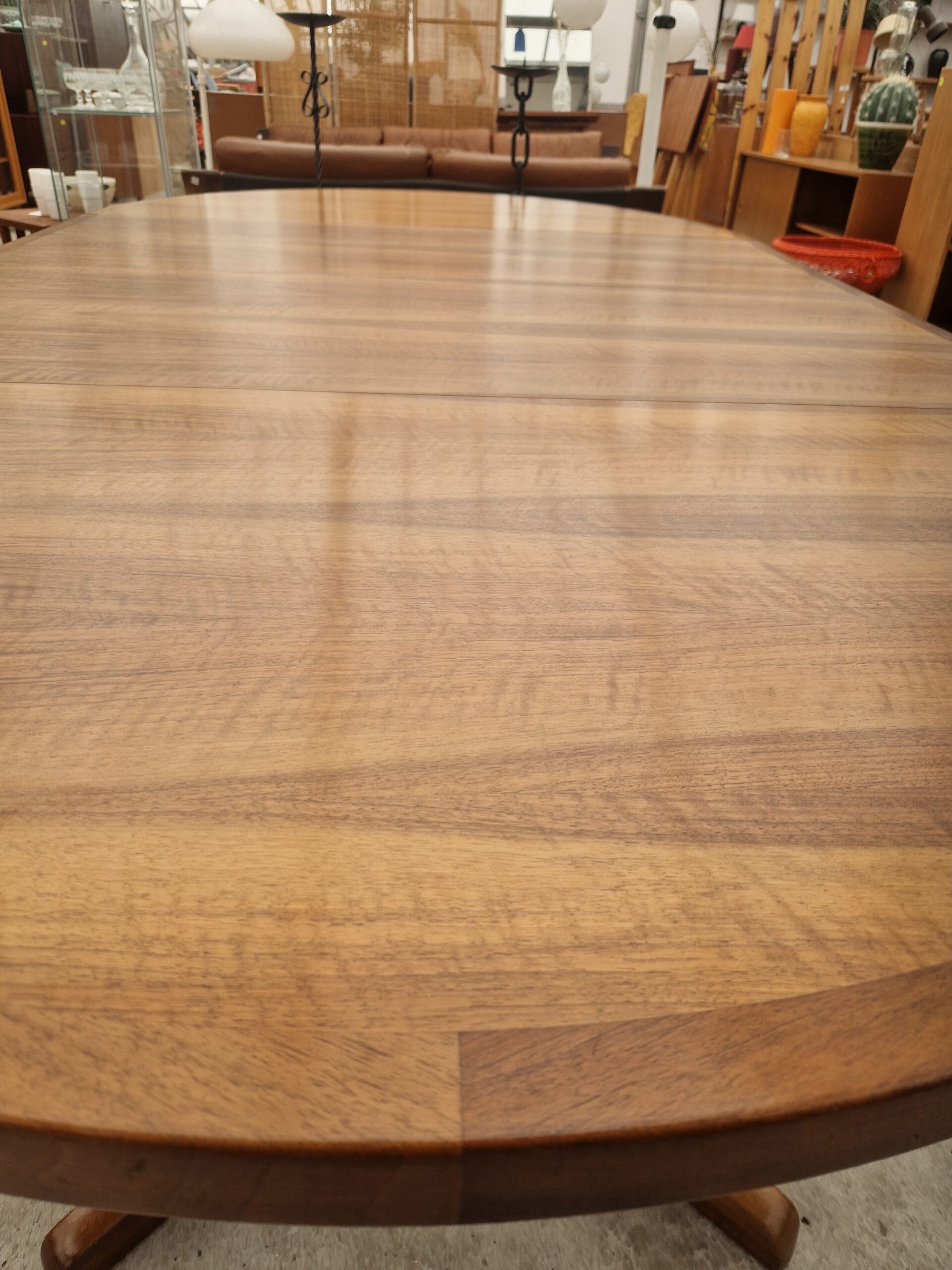Vintage ronde uitschuiftafel 220cm