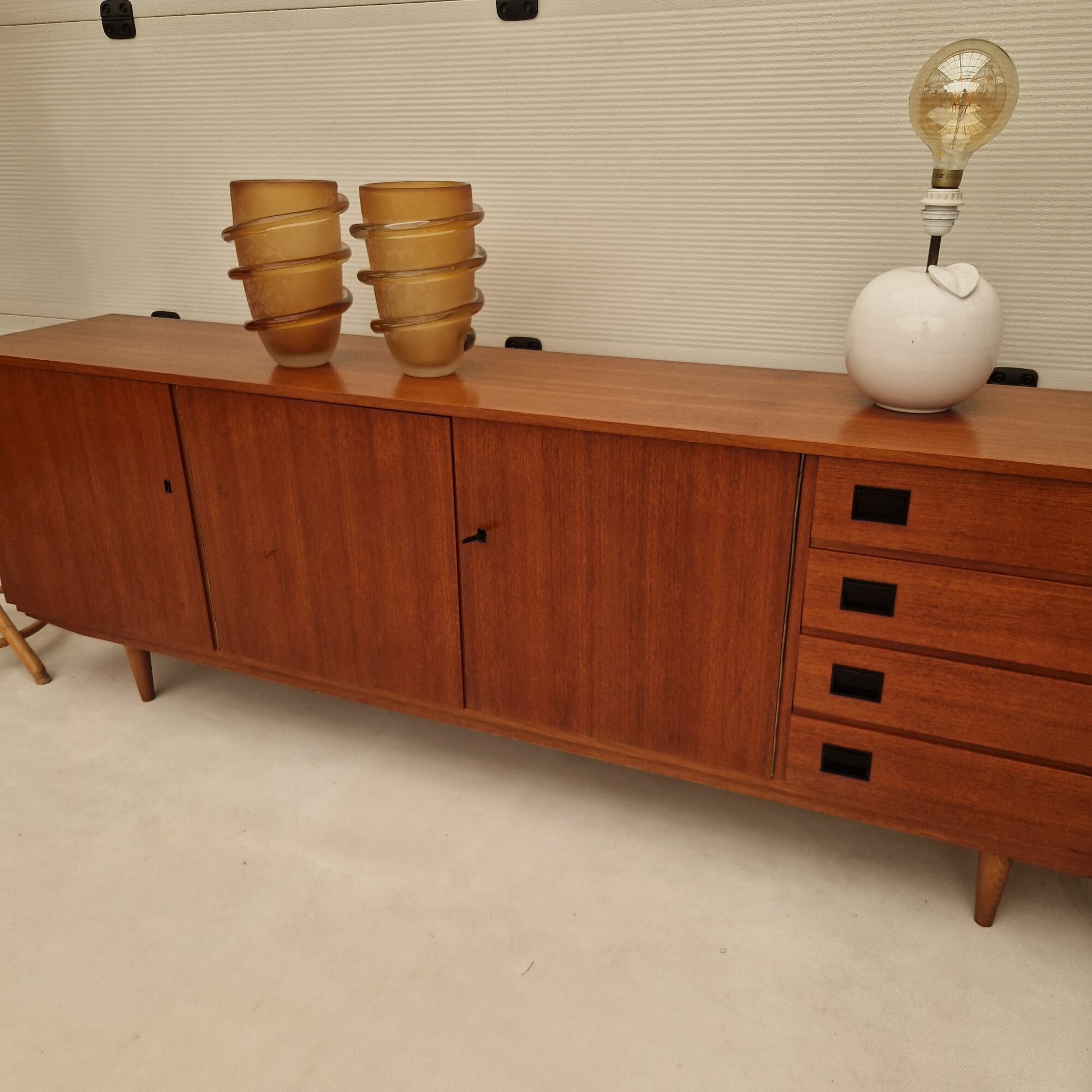 Prachtig Vintage dressoir 210cm