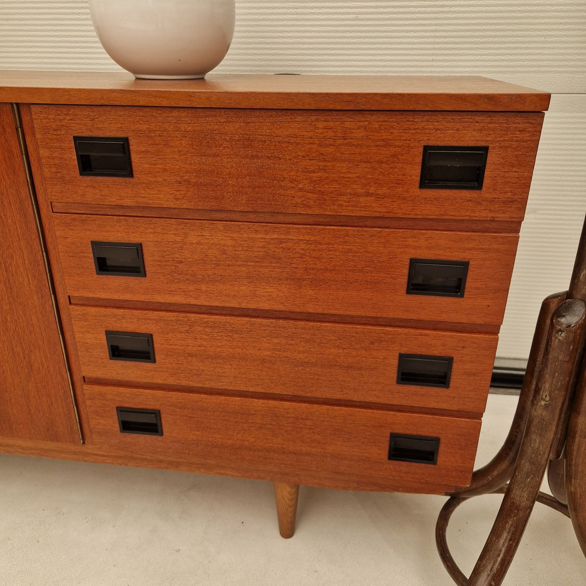 Prachtig Vintage dressoir 210cm
