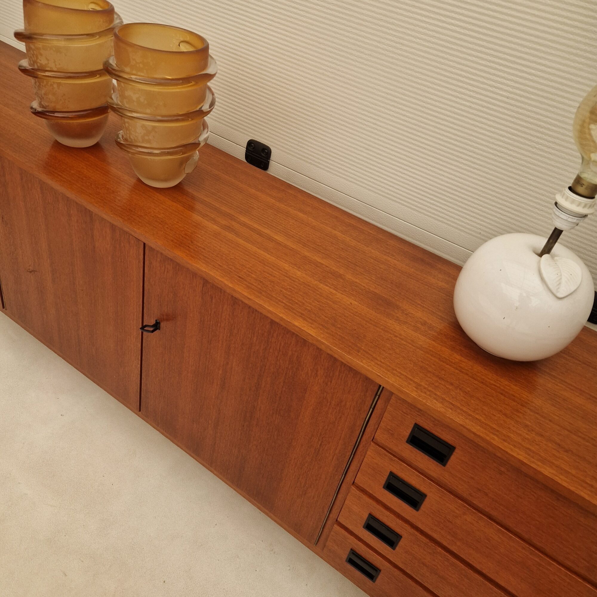 Prachtig Vintage dressoir 210cm
