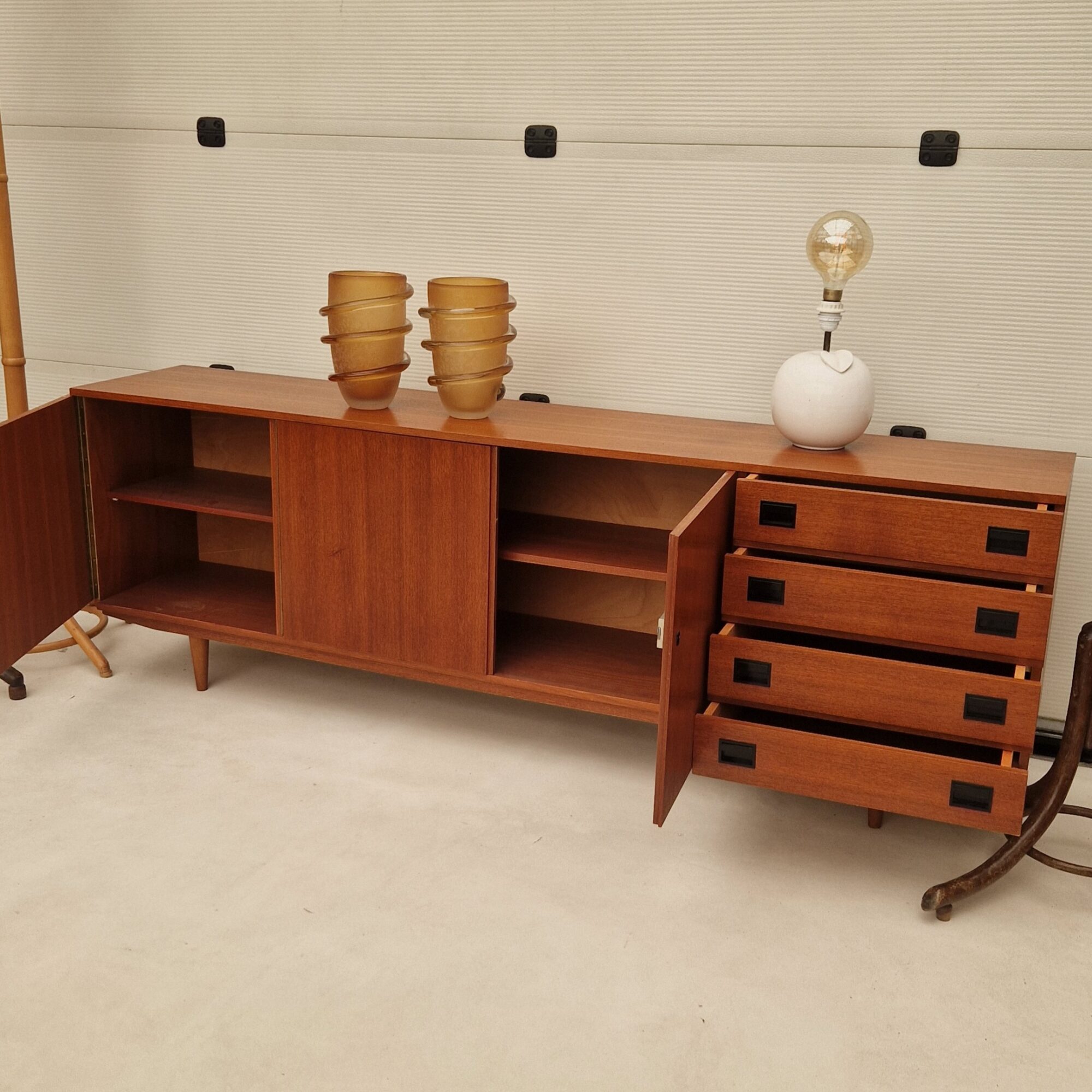 Prachtig Vintage dressoir 210cm