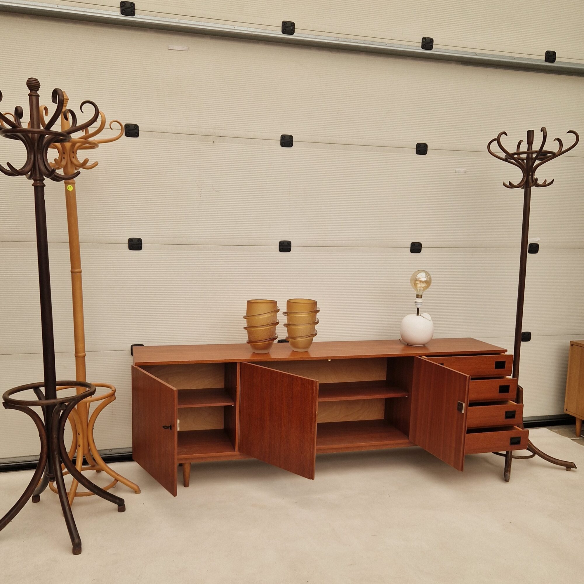 Prachtig Vintage dressoir 210cm
