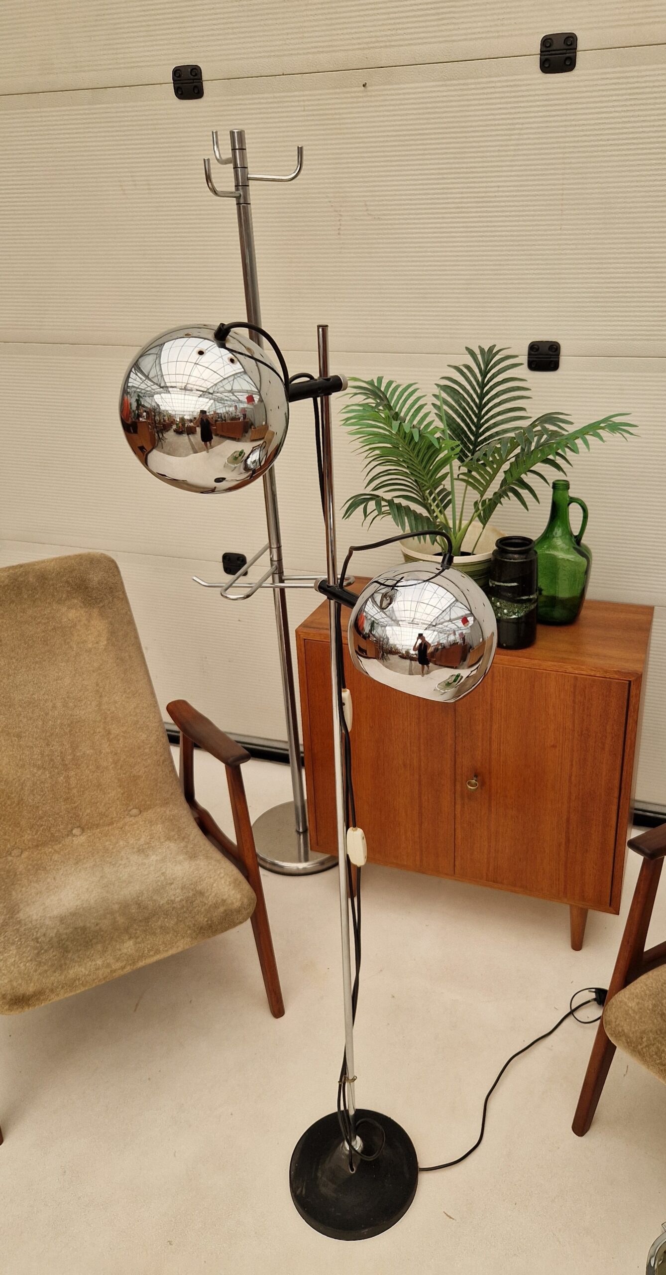 Vintage chromen lamp met twee bollen van Heda.
