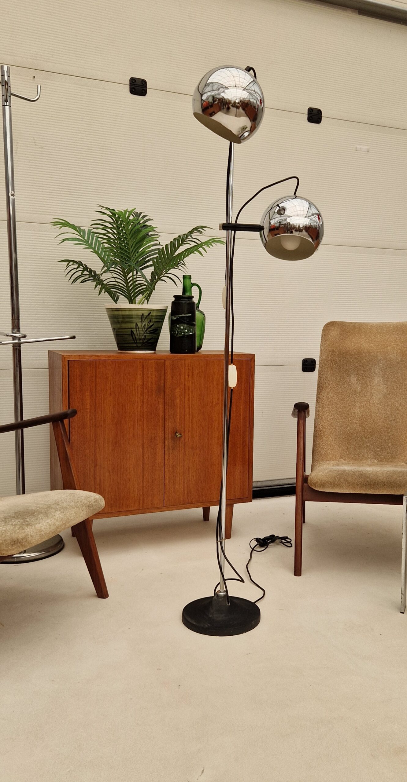 Vintage chromen lamp met twee bollen van Heda. - Afbeelding 5