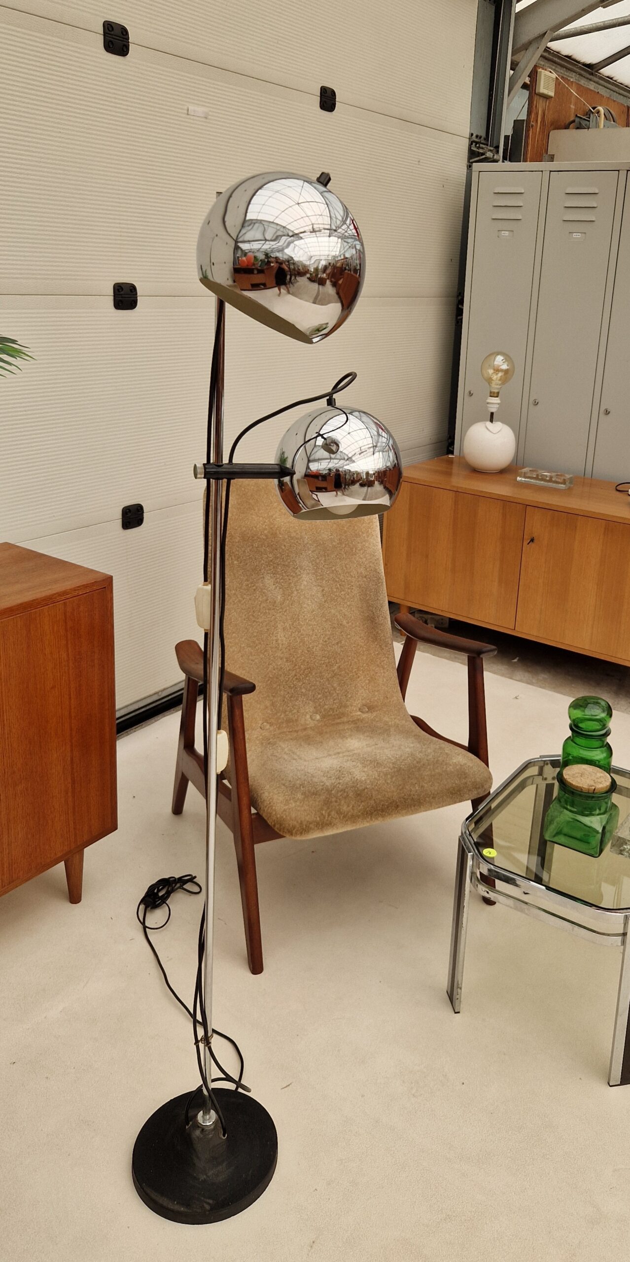 Vintage chromen lamp met twee bollen van Heda. - Afbeelding 6