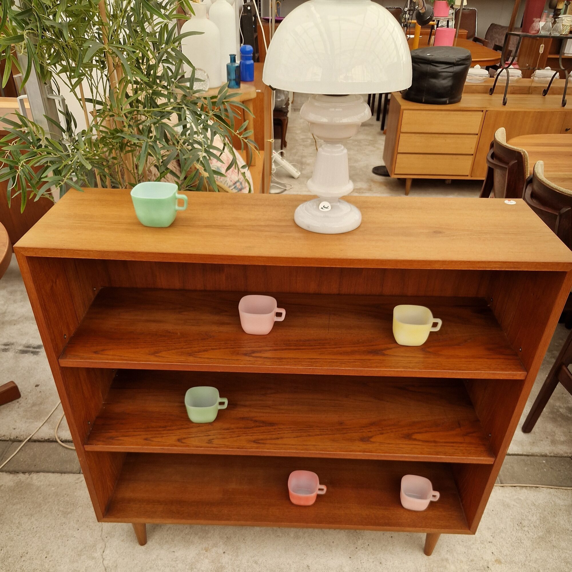 Vintage boekenkast 109cm
