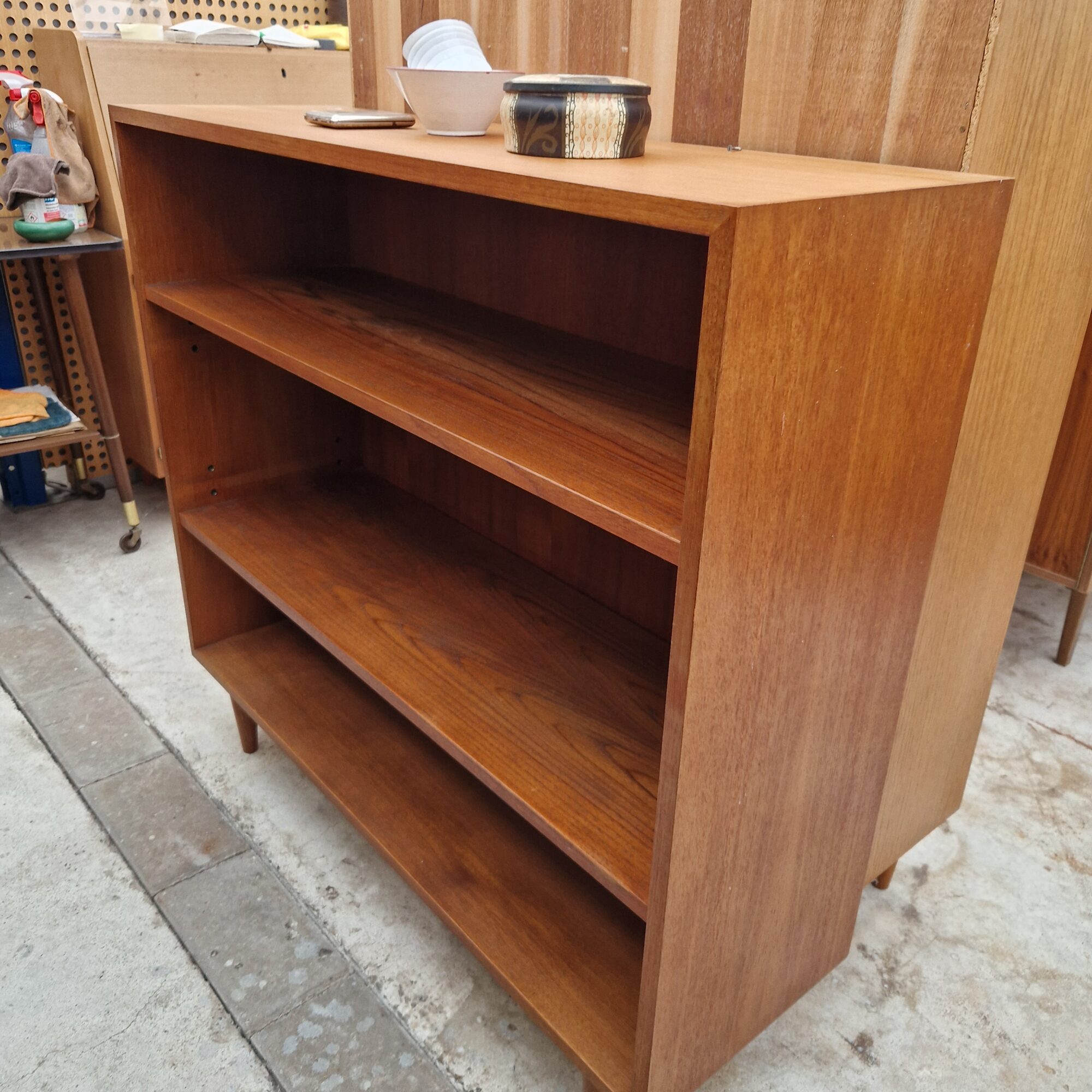Vintage boekenkast 119cm