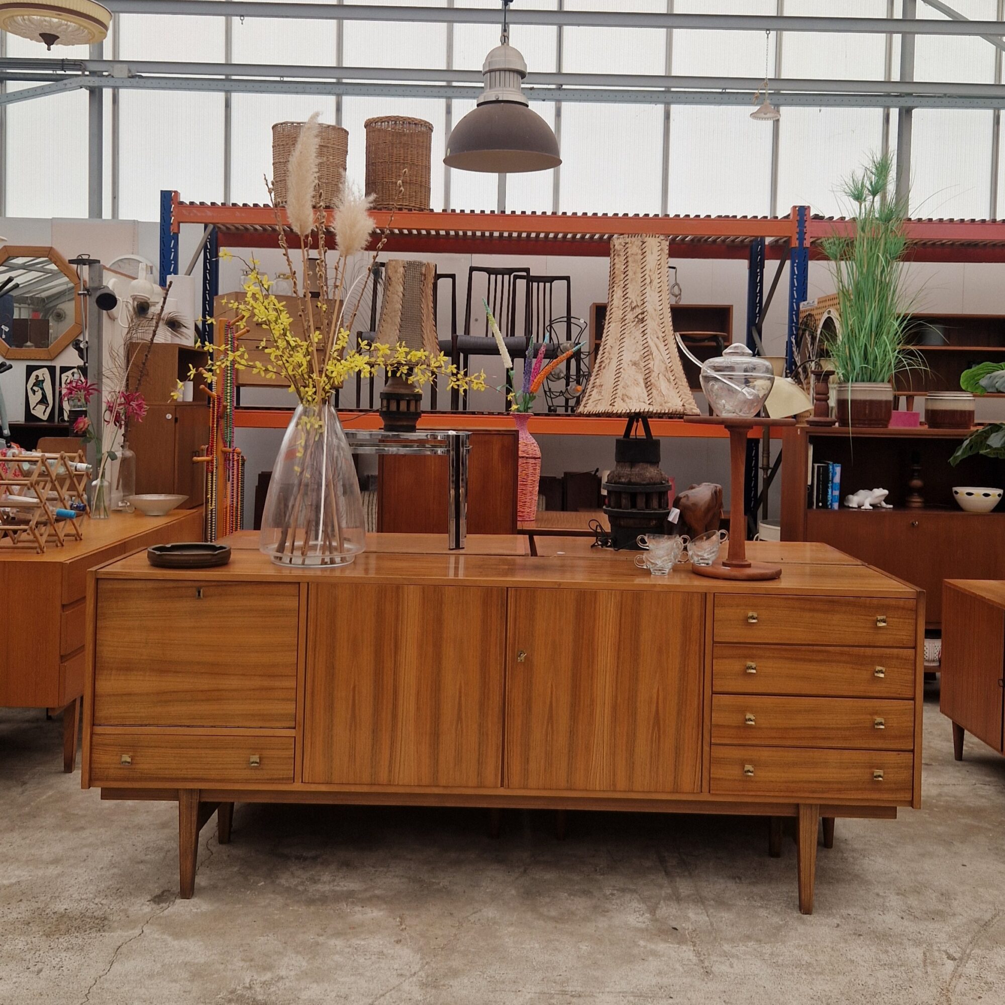 leuk vintage dressoir 210m