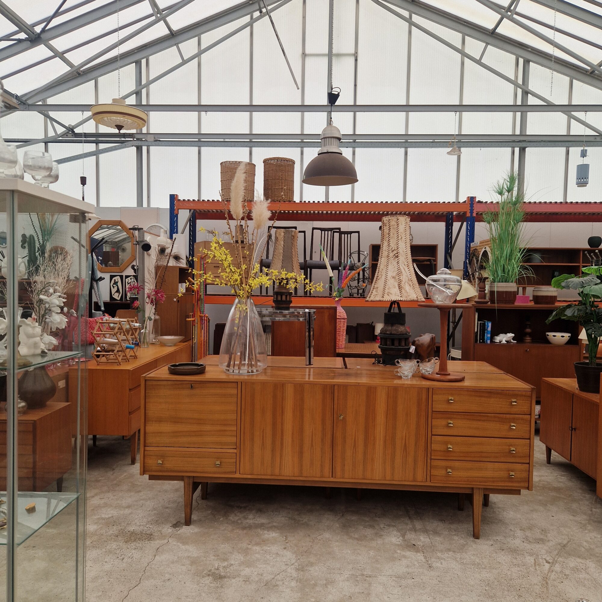 leuk vintage dressoir 210m