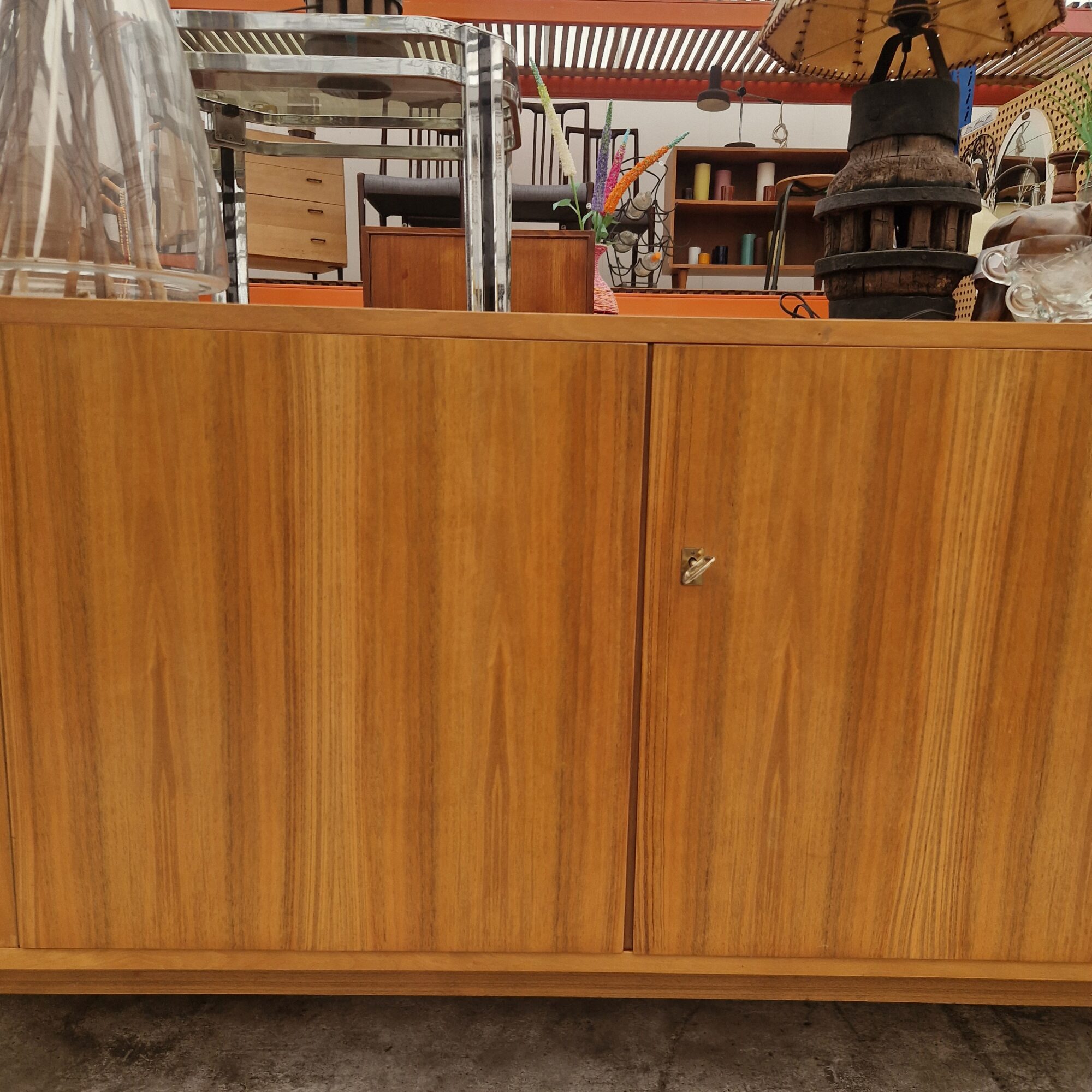leuk vintage dressoir 210m