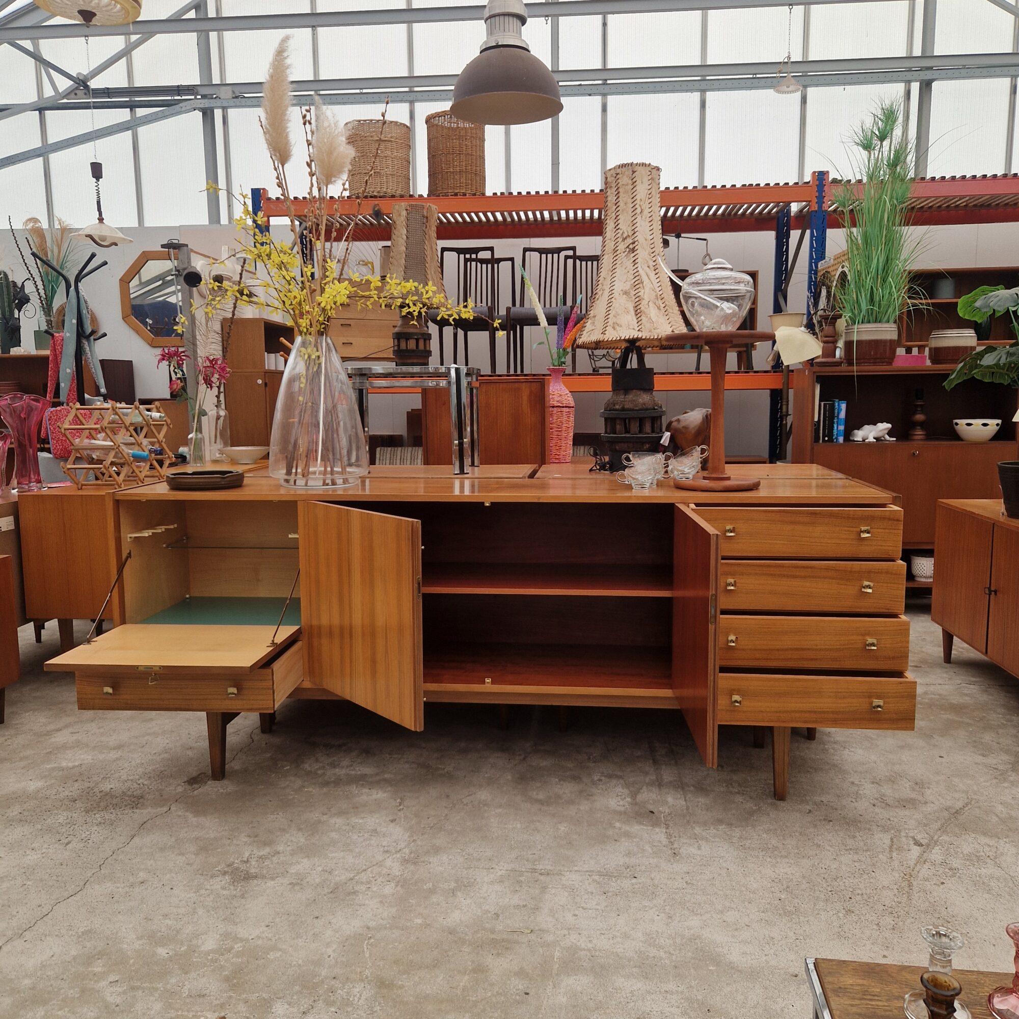 leuk vintage dressoir 210m