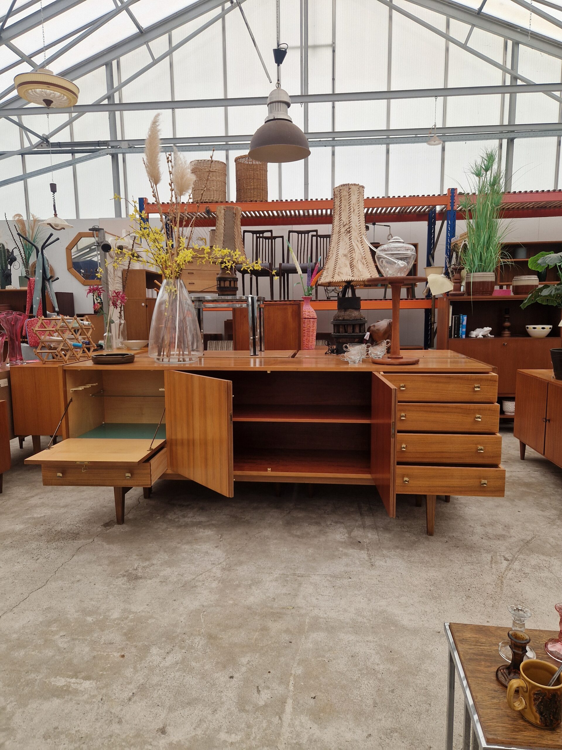 leuk vintage dressoir 210m