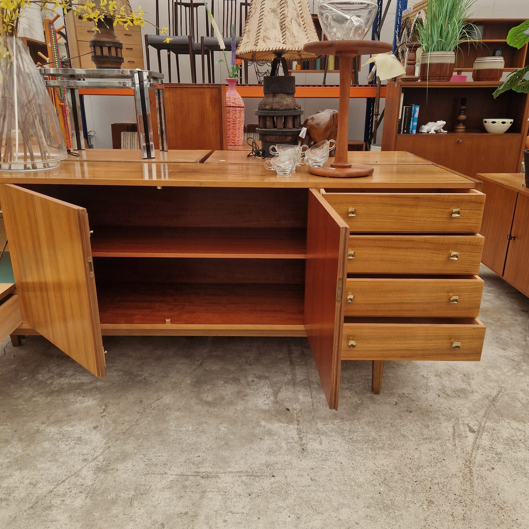 leuk vintage dressoir 210m