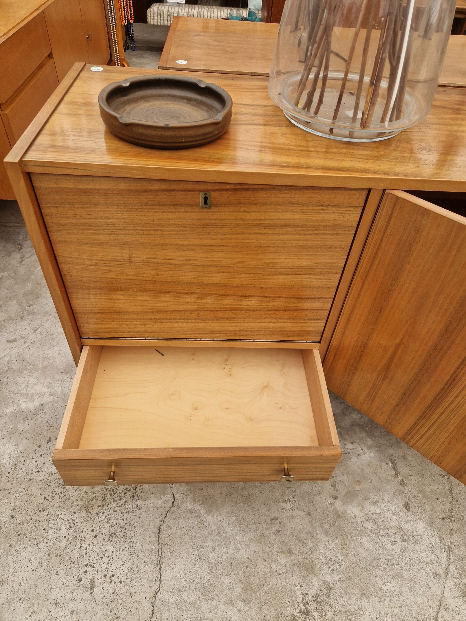 leuk vintage dressoir 210m