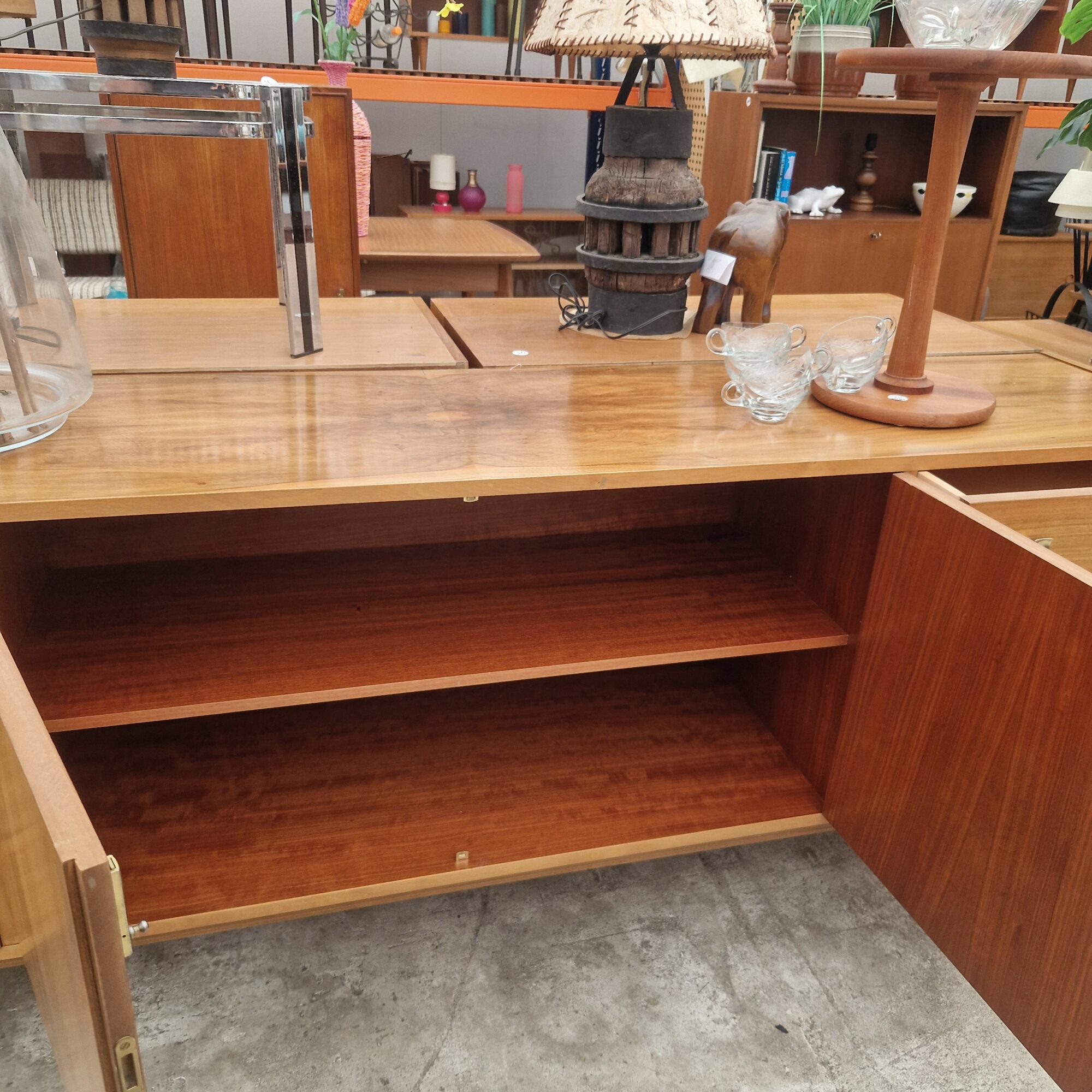 leuk vintage dressoir 210m
