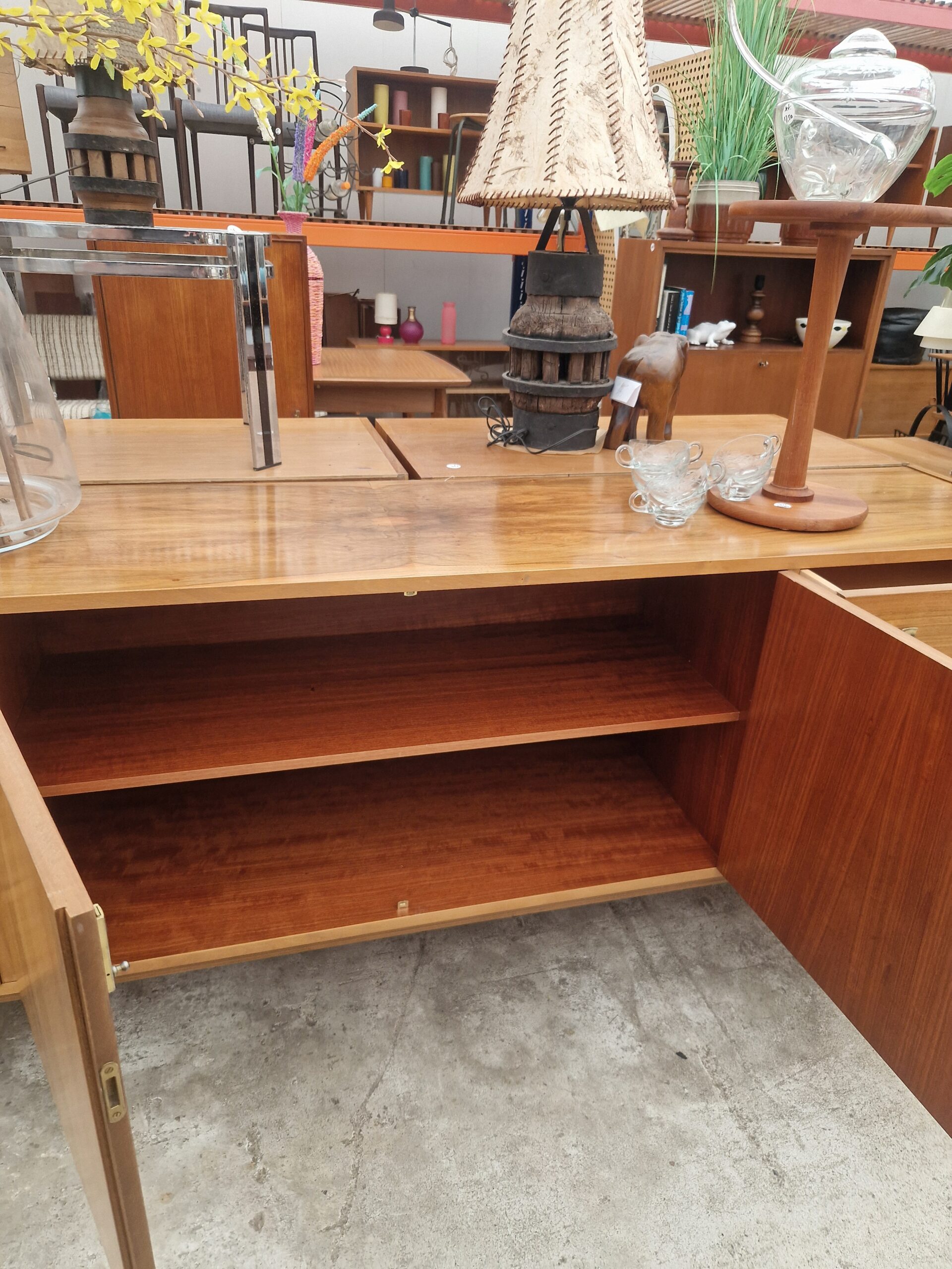 leuk vintage dressoir 210m