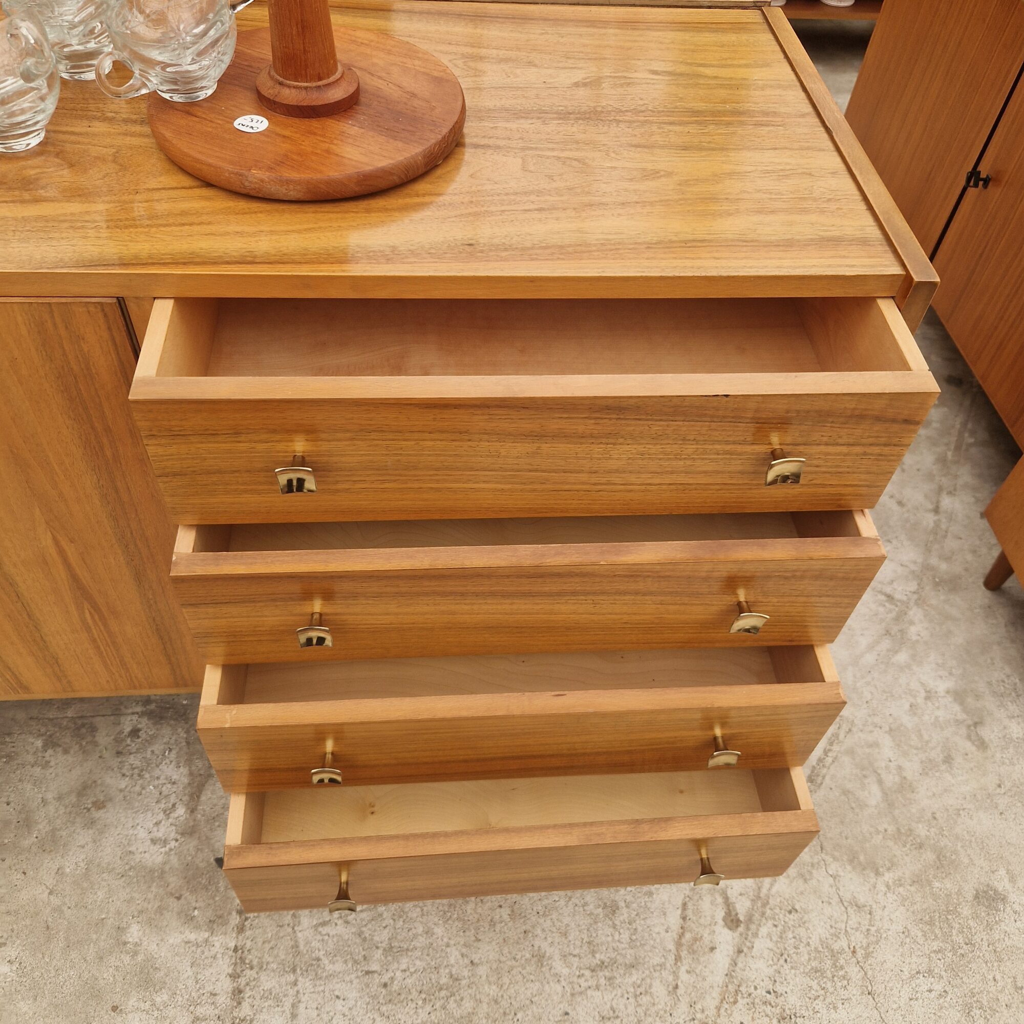 leuk vintage dressoir 210m