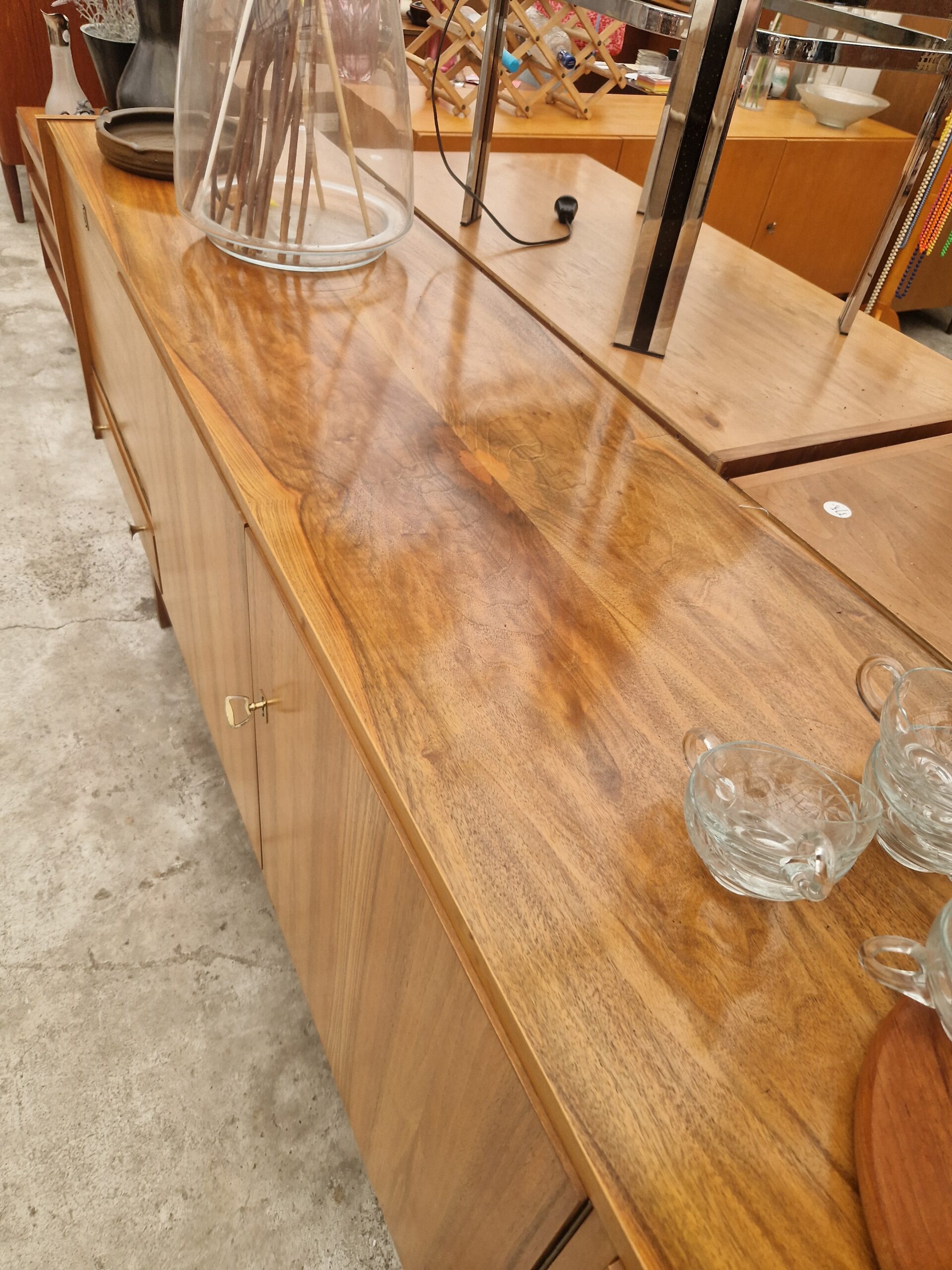 leuk vintage dressoir 210m