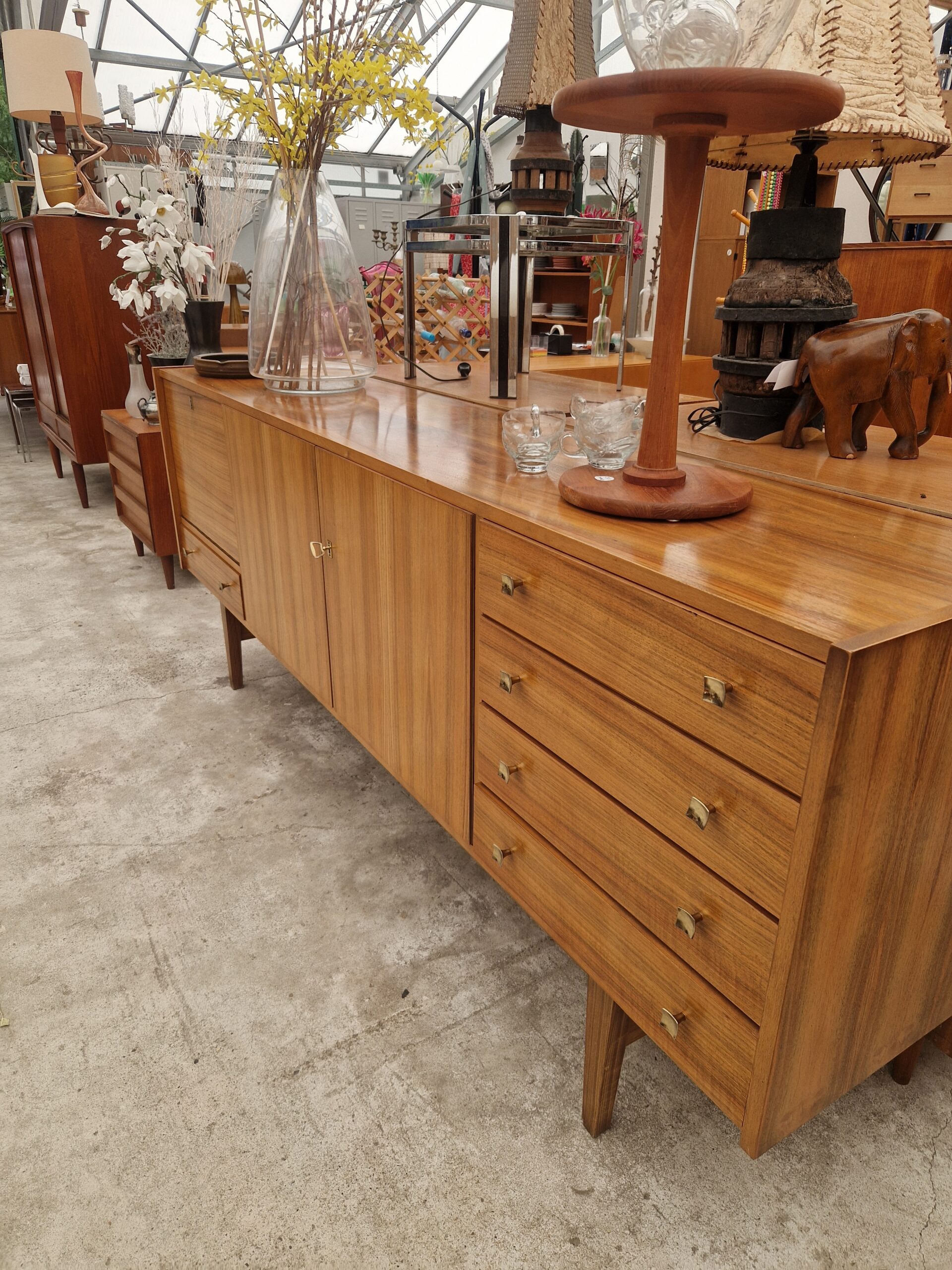leuk vintage dressoir 210m