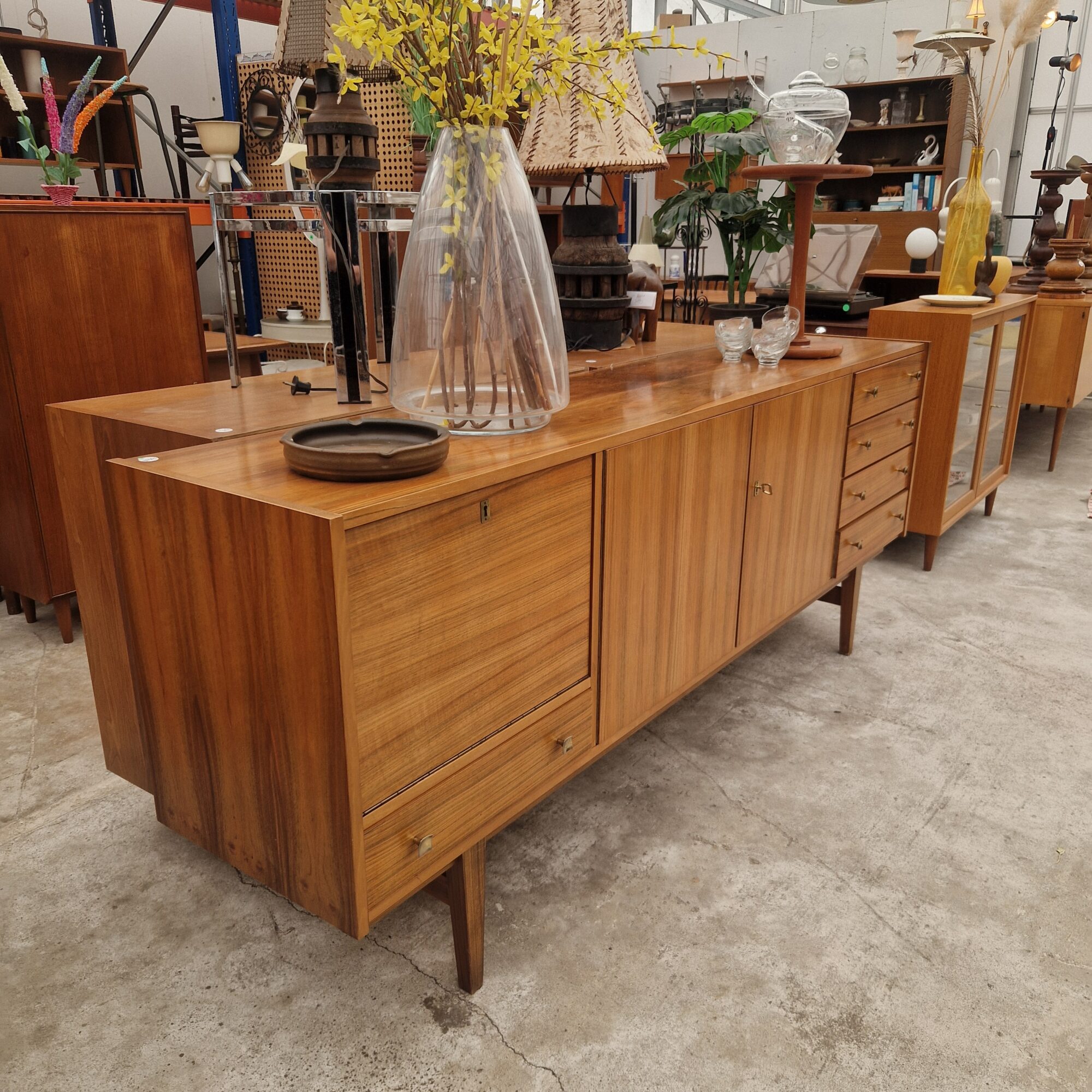leuk vintage dressoir 210m